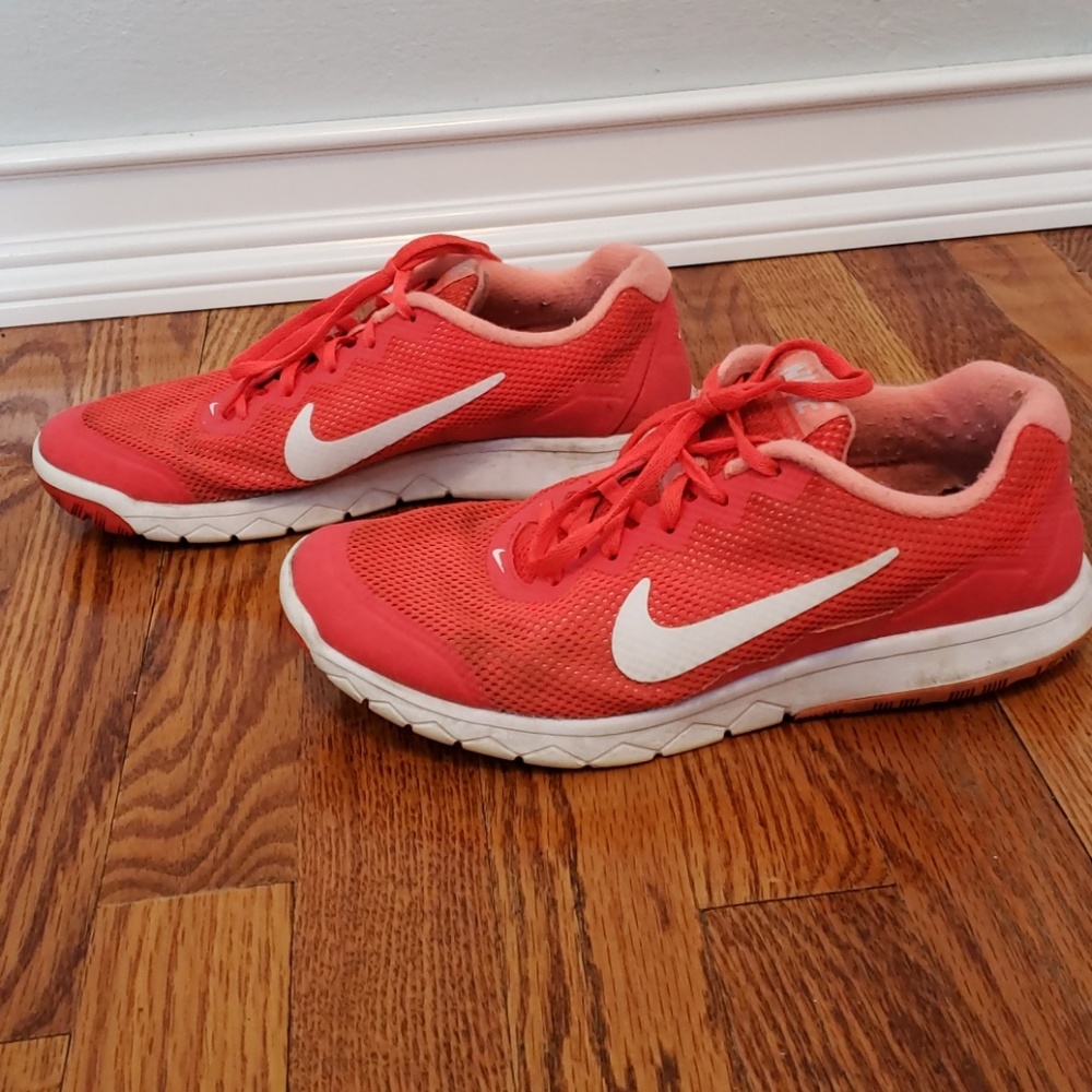 FREE WITH BUNDLE Nike shoes!